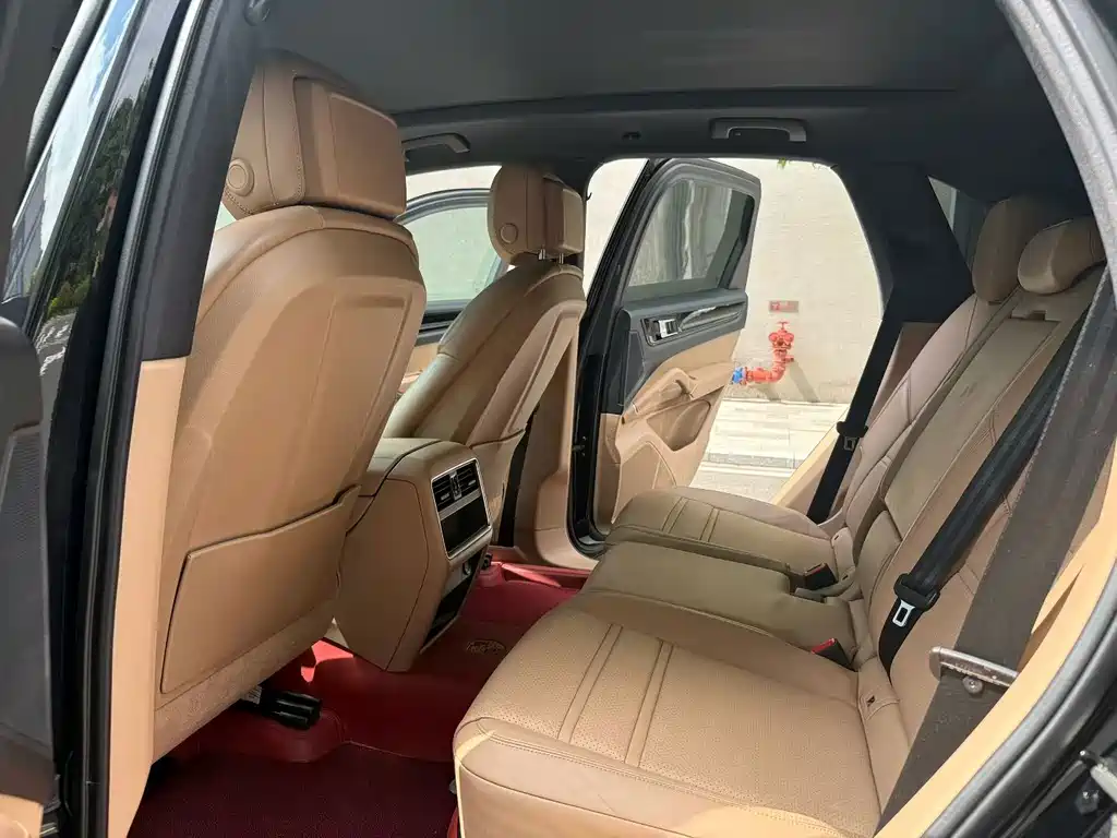 Porsche Cayenne — миниатюра 8
