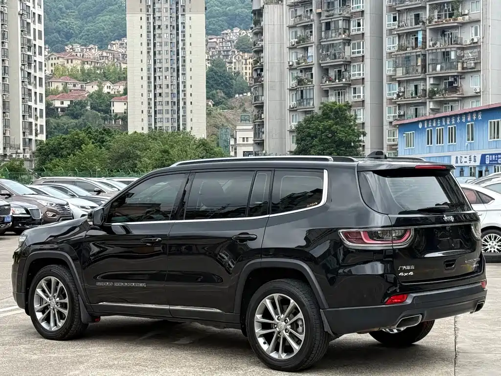 Jeep Grand Commander — миниатюра 6