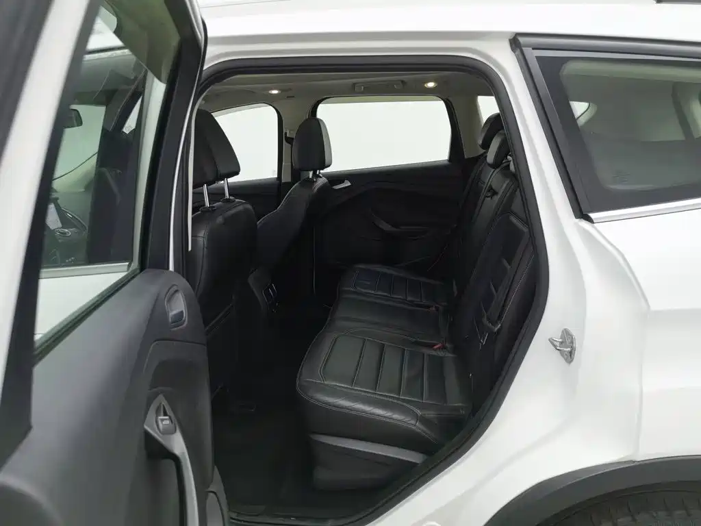 Ford Kuga — миниатюра 15