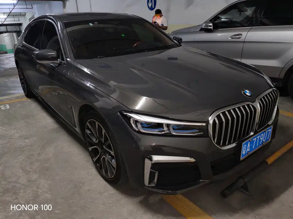 BMW 7 Series — миниатюра 2