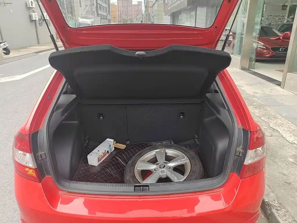 Skoda Rapid Spaceback — миниатюра 19