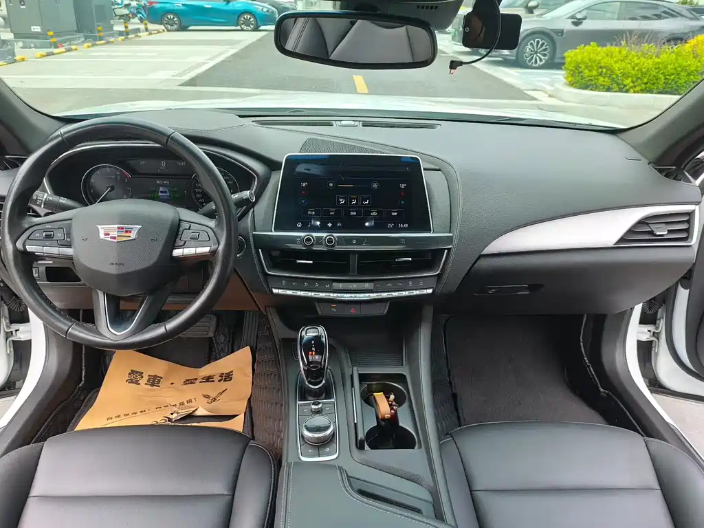 Cadillac CT5 — миниатюра 5