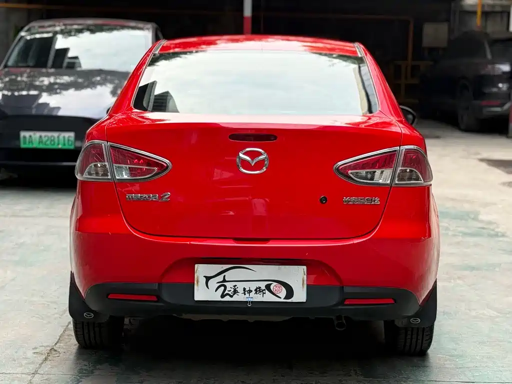 Mazda 2 — миниатюра 4