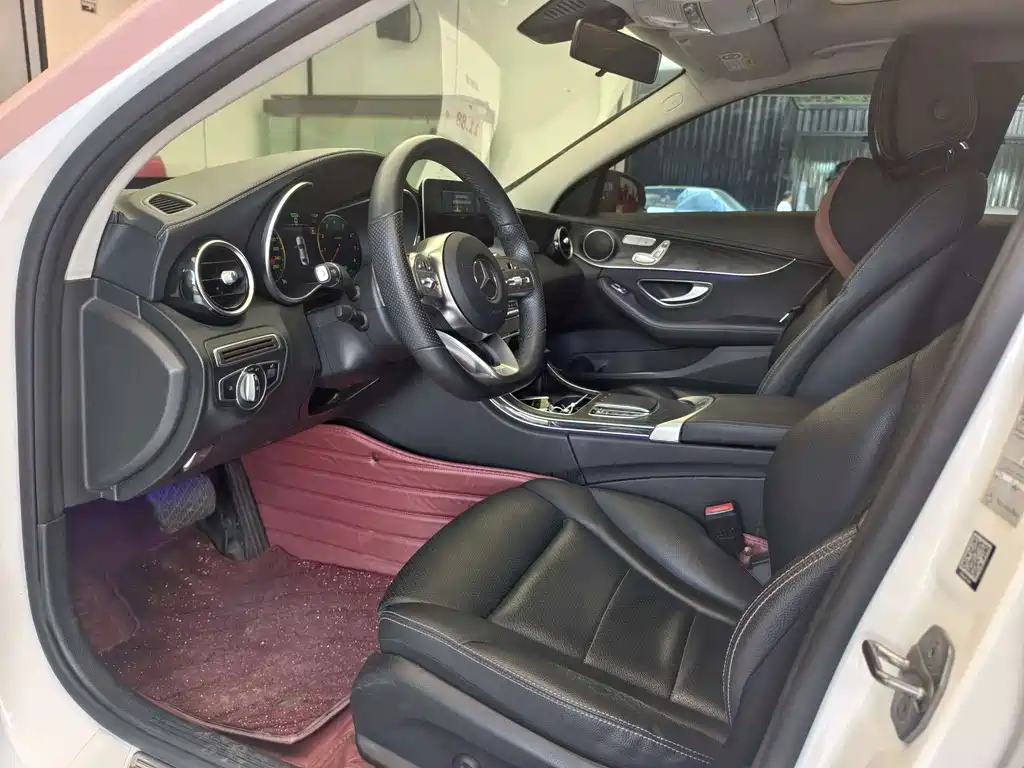 Mercedes-Benz C-Class — миниатюра 6