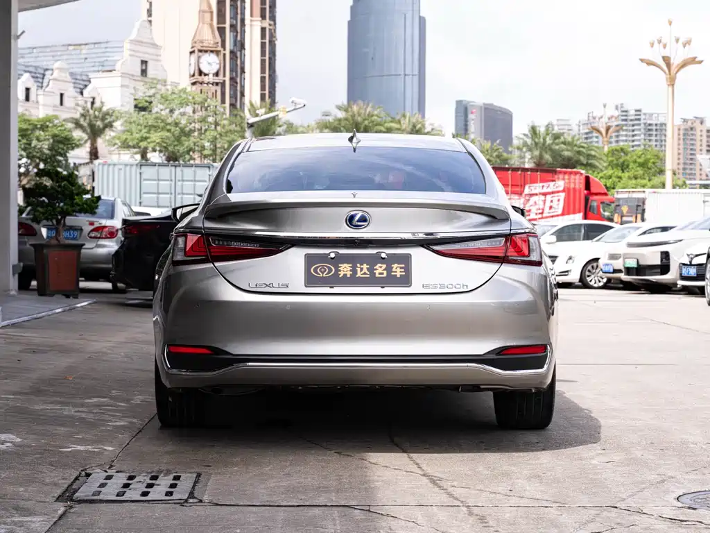 Lexus ES 2021 300h Premium