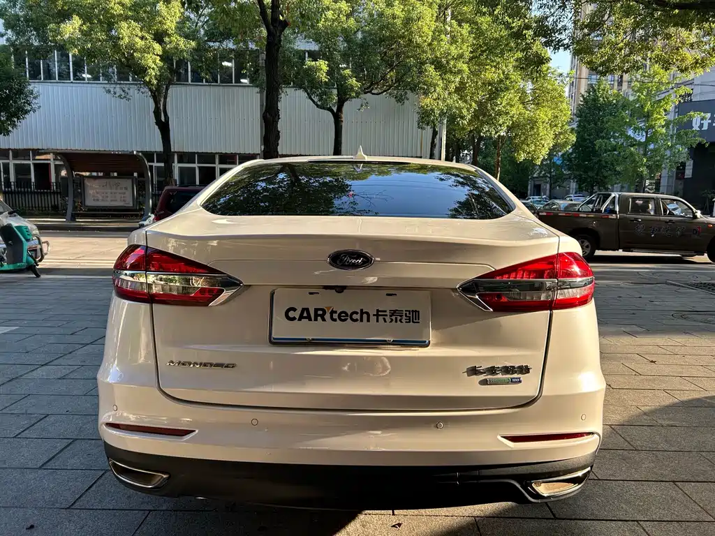Ford Mondeo — миниатюра 16