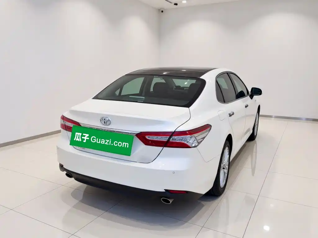 Toyota Camry — миниатюра 6