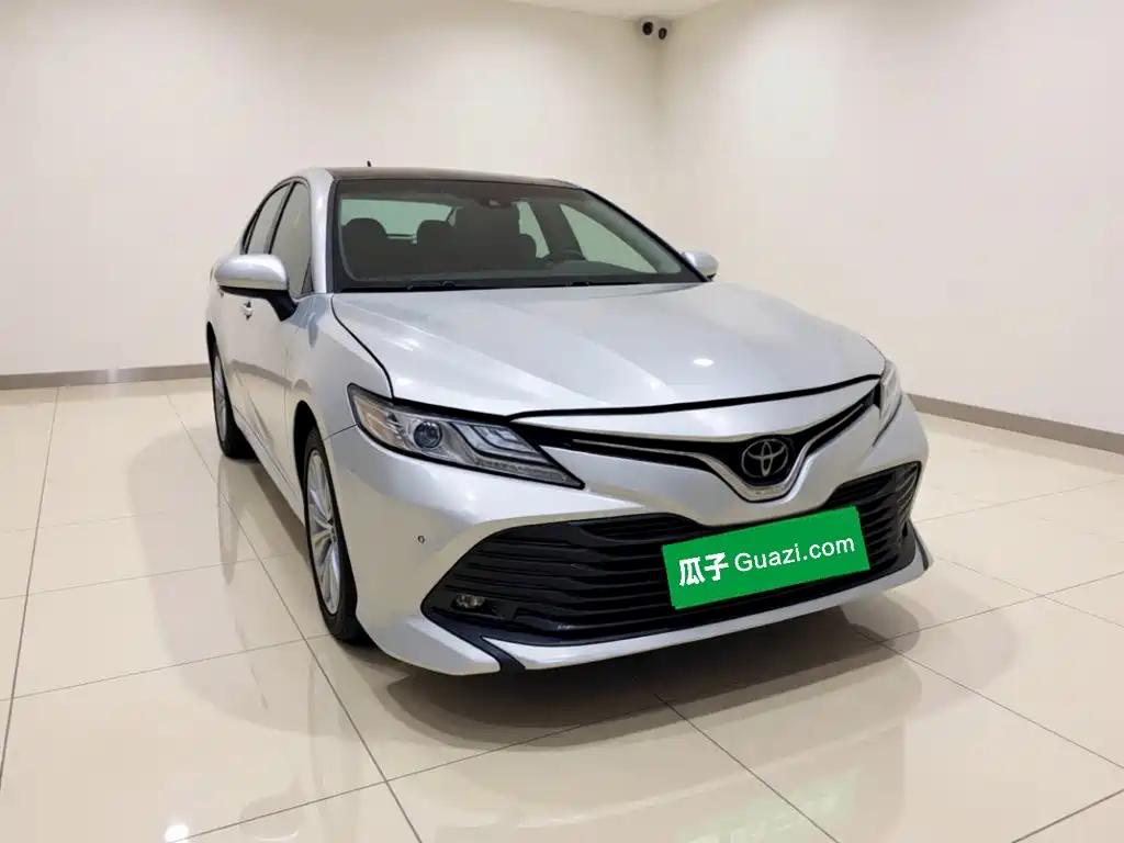 Toyota Camry — миниатюра 3
