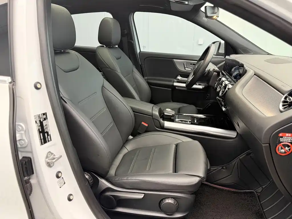 Mercedes-Benz GLA — миниатюра 18
