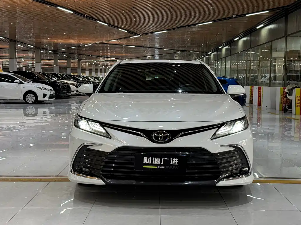 Toyota Camry — миниатюра 2