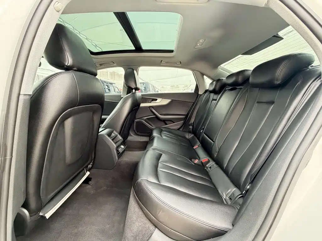 Audi A4L — миниатюра 8