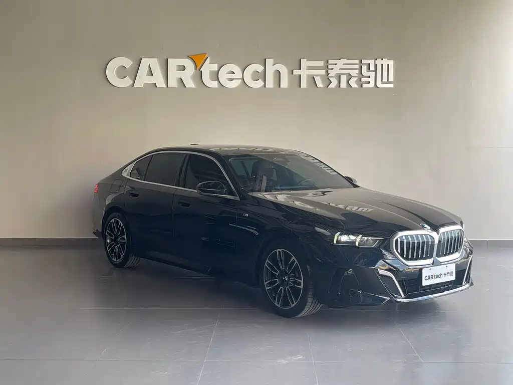 BMW 5 Series — миниатюра 3