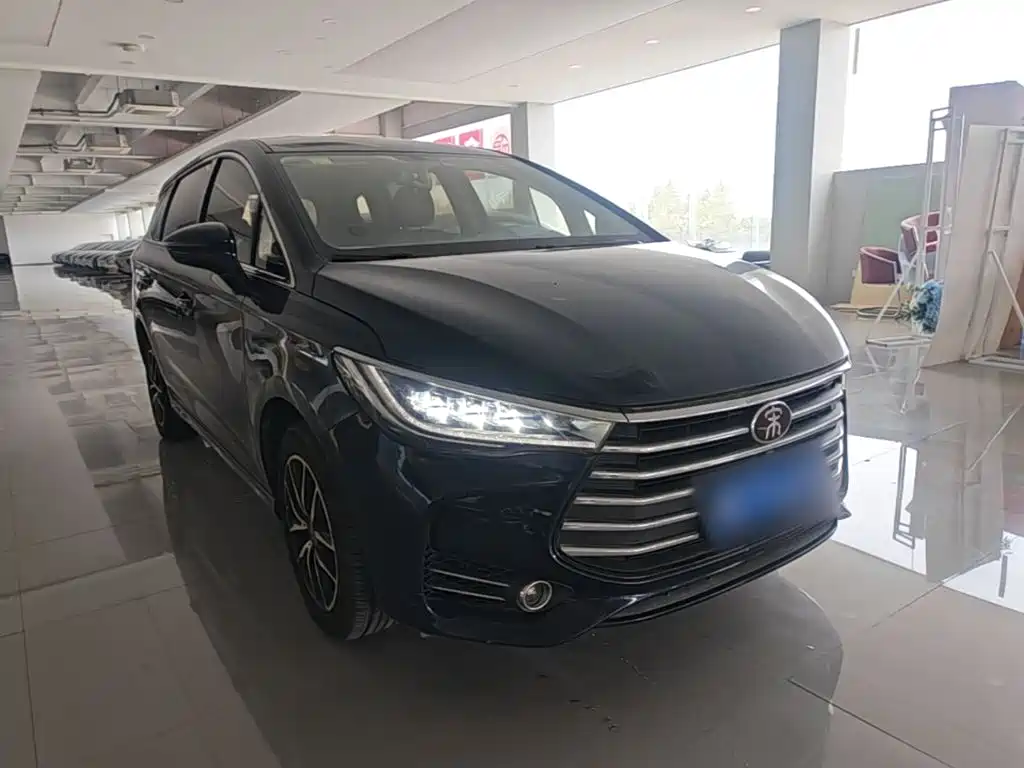 BYD MAX — миниатюра 4