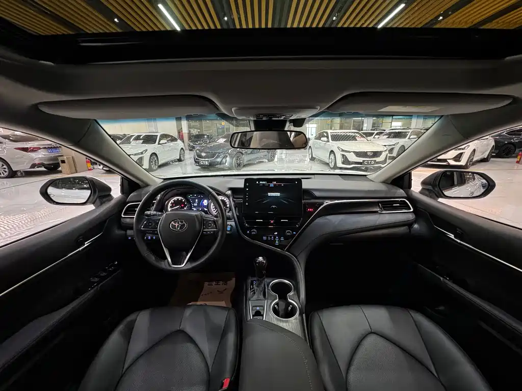Toyota Camry — миниатюра 6