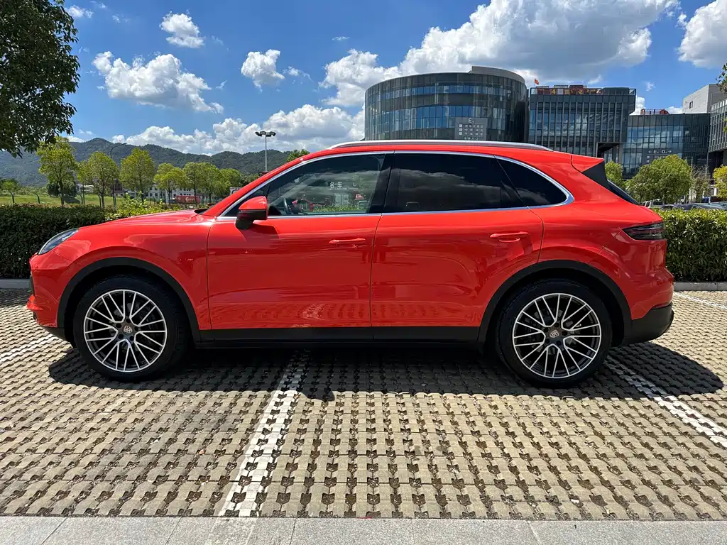 PORSCHE CAYENNE