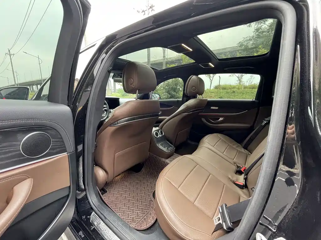 Mercedes-Benz E-Class — миниатюра 4