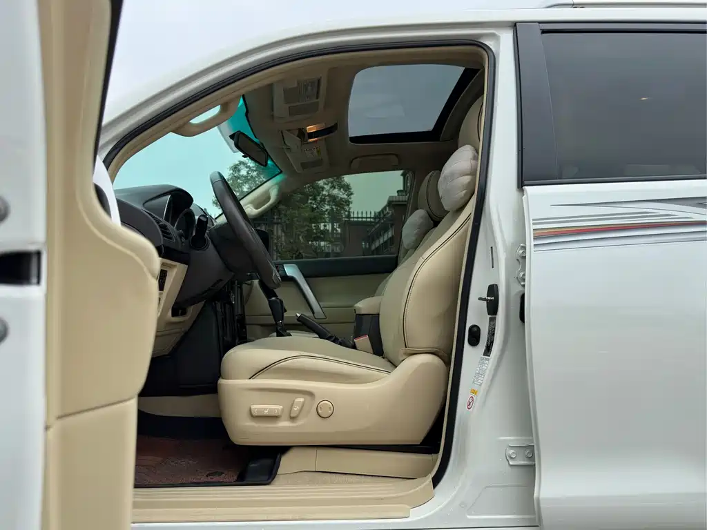 Toyota Land Cruiser Prado 2016 2.7L AT
