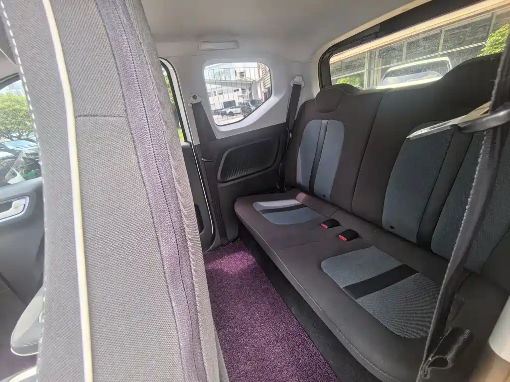 Wuling MINIEV — миниатюра 6