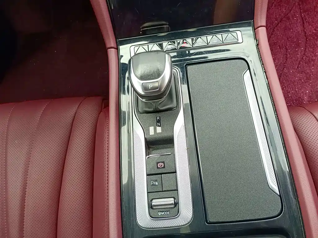 Hongqi Hongqi H5 — миниатюра 11