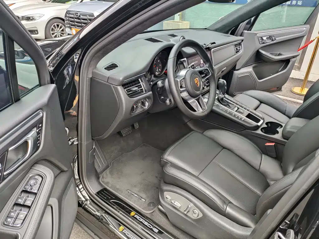Porsche Macan — миниатюра 9