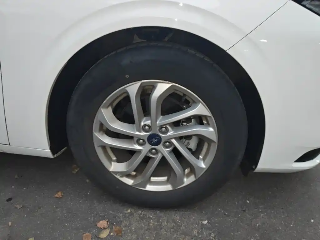 Ford Mondeo — миниатюра 24