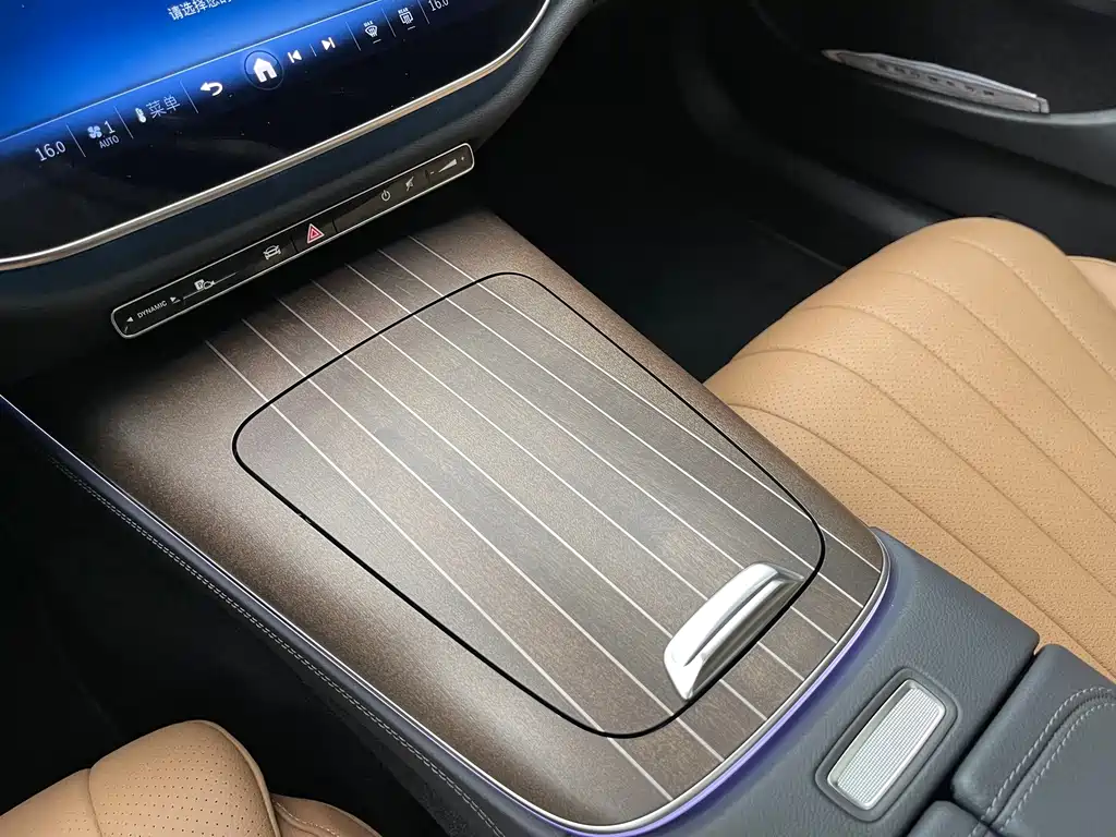 Mercedes-Benz E-Class — миниатюра 25