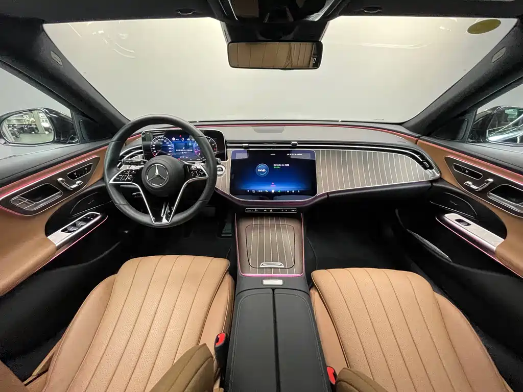 Mercedes-Benz E-Class — миниатюра 15