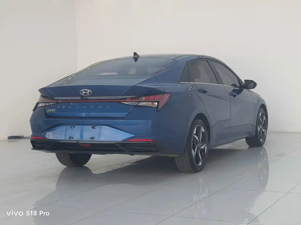 Hyundai Elantra — миниатюра 11