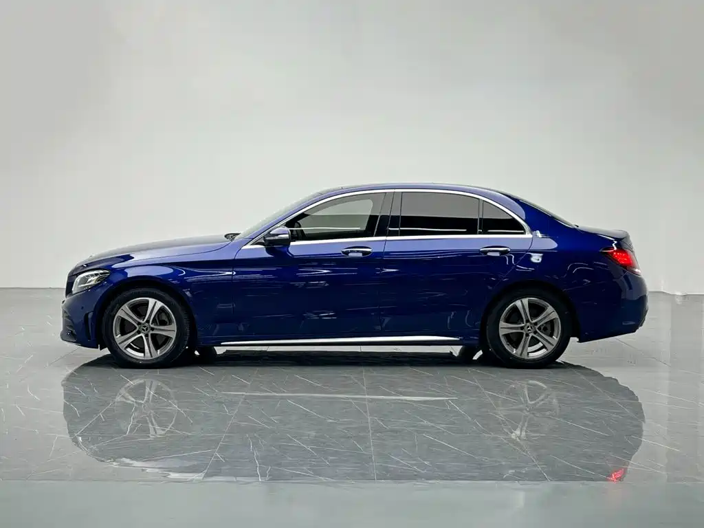 Mercedes-Benz C-Class — миниатюра 3