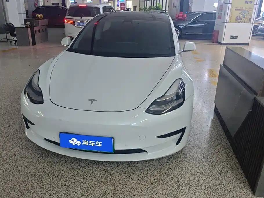 Tesla Model 3 — миниатюра 2