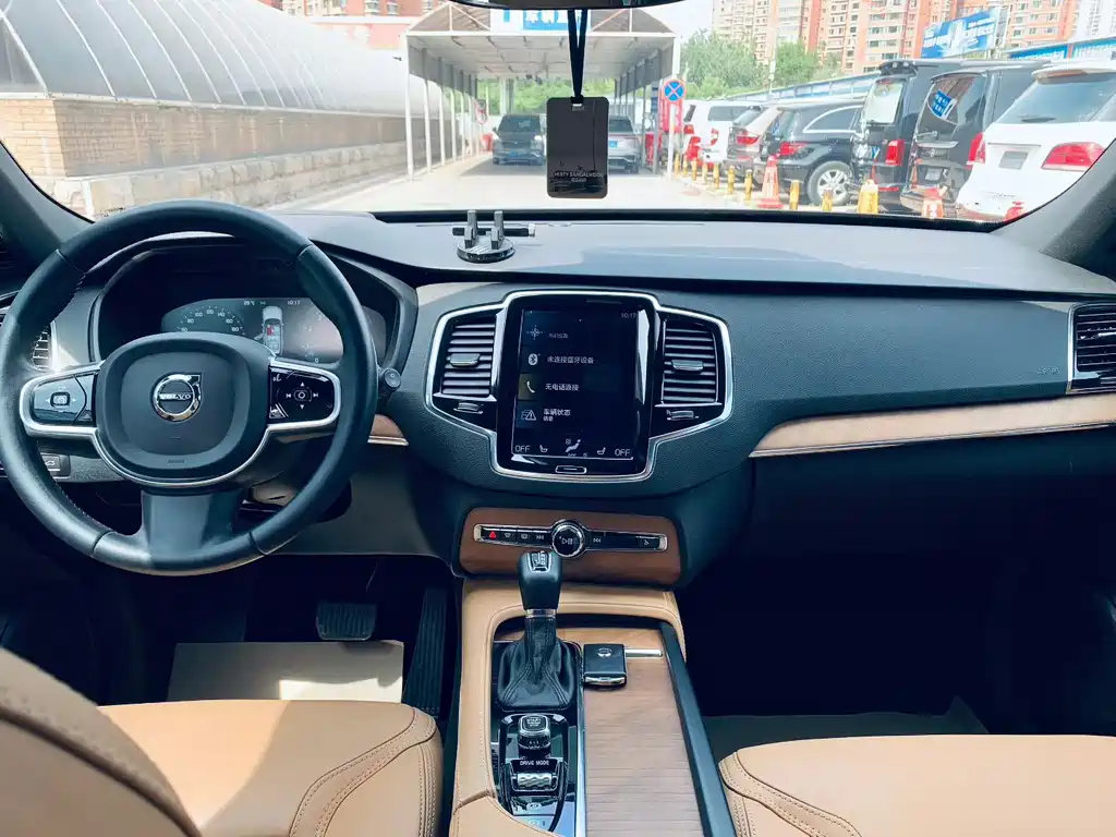 Volvo XC90 — миниатюра 5