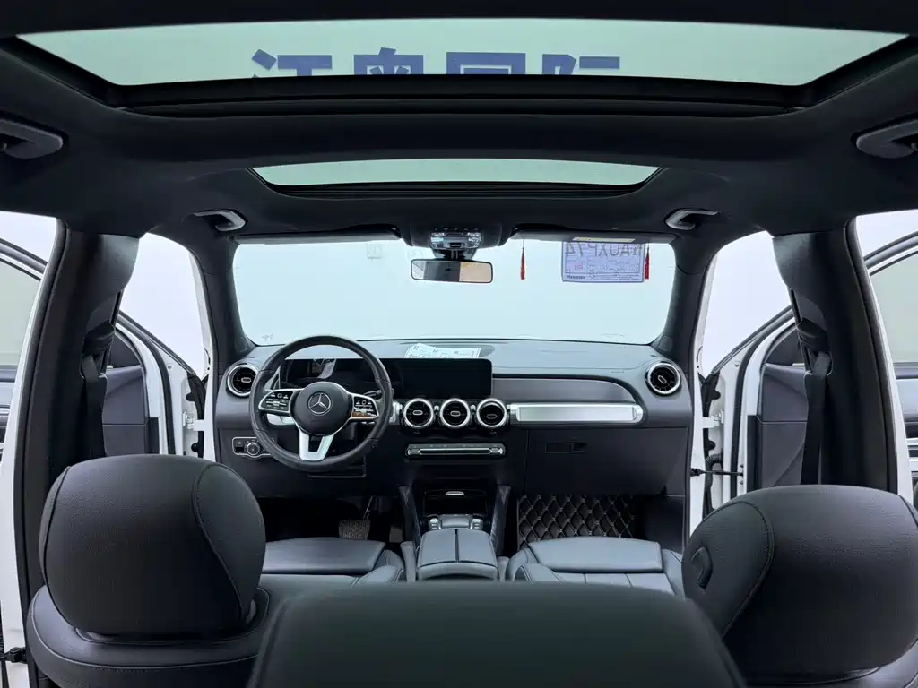 Mercedes-Benz GLB — миниатюра 16