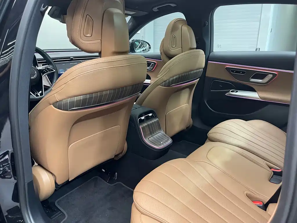 Mercedes-Benz E-Class — миниатюра 20
