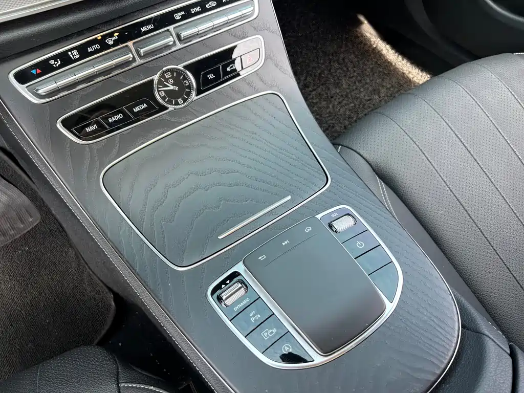 Mercedes-Benz E-Class (Import) — миниатюра 16