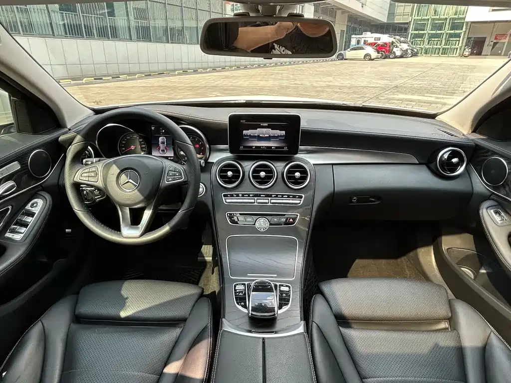 Mercedes-Benz C-Class — миниатюра 9