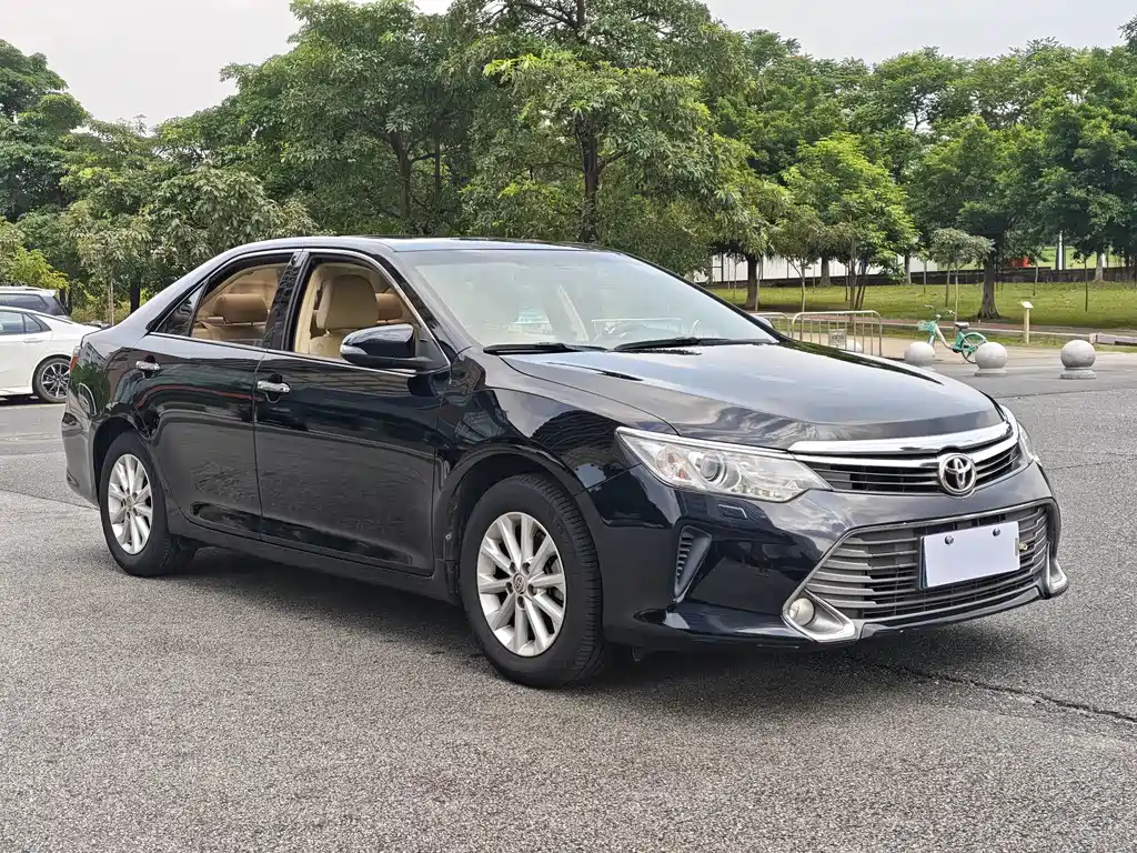 Toyota Camry — миниатюра 3