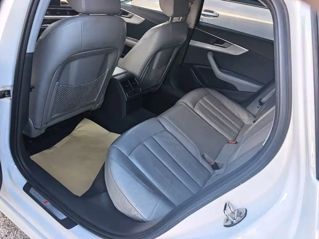 Audi A4L — миниатюра 12