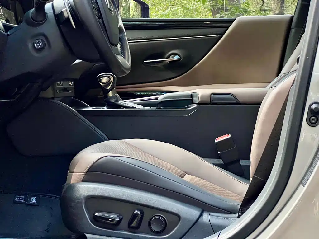 Lexus ES — миниатюра 21