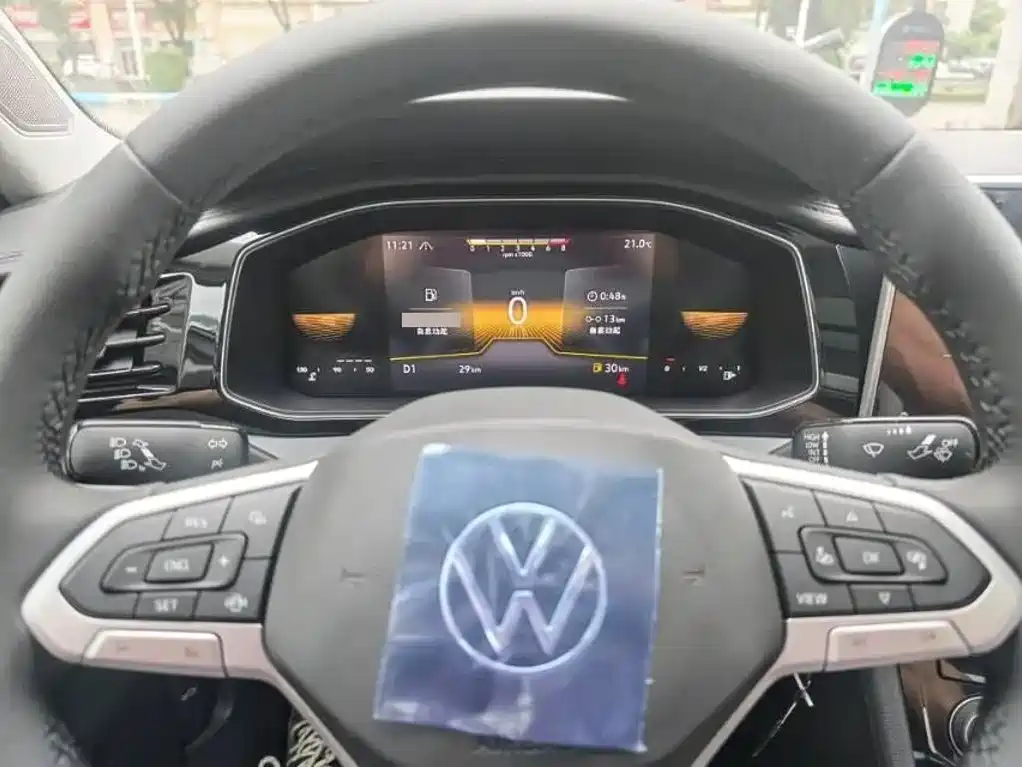 Volkswagen Sagitar — миниатюра 7