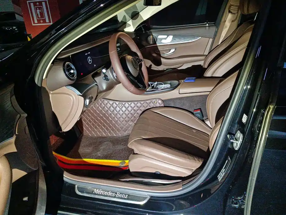 Mercedes-Benz E-Class — миниатюра 9