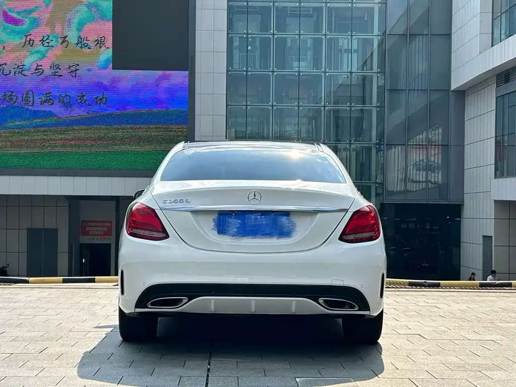Mercedes-Benz C-Class — миниатюра 11