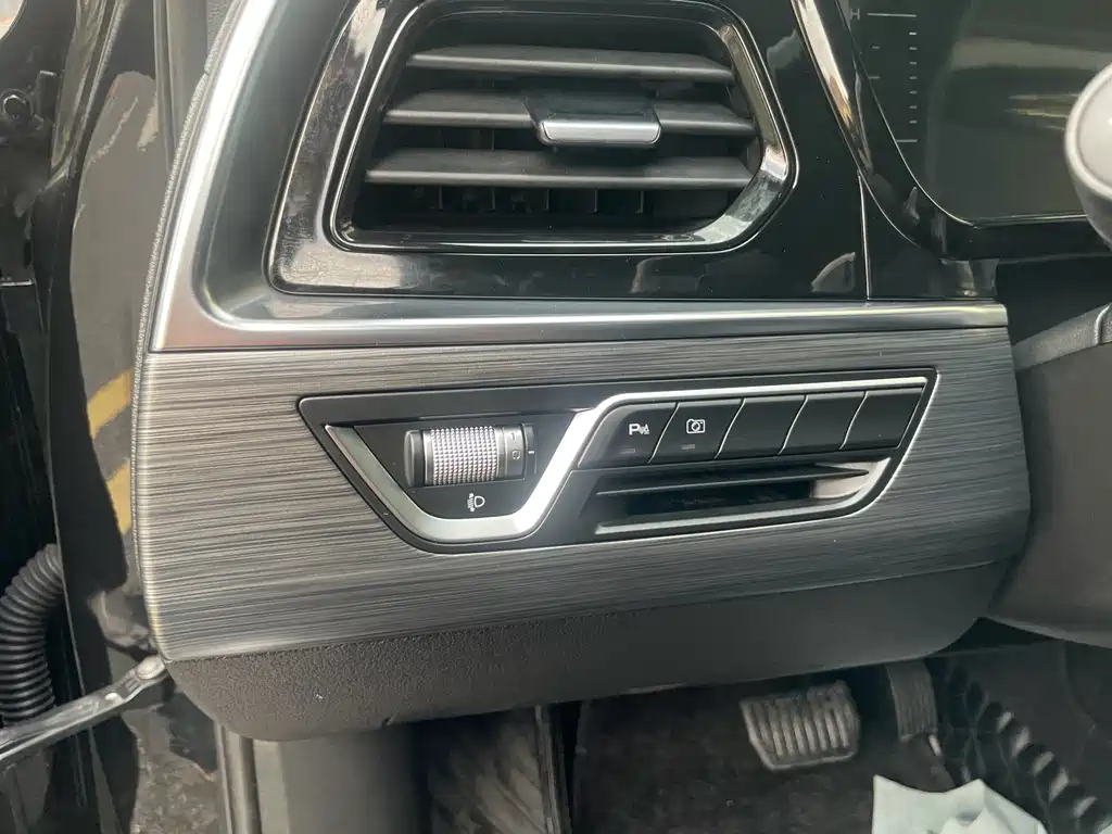 Geely Xingyue — миниатюра 8