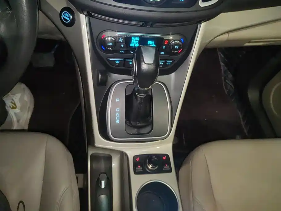 Ford Kuga — миниатюра 16