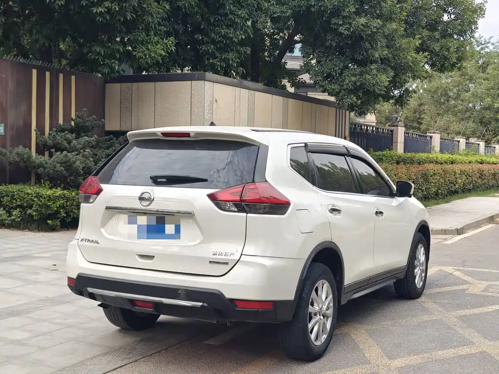 Nissan X-Trail — миниатюра 5