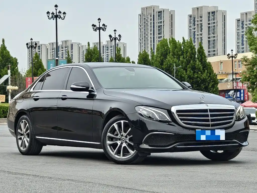 Mercedes-Benz E-Class — миниатюра 3