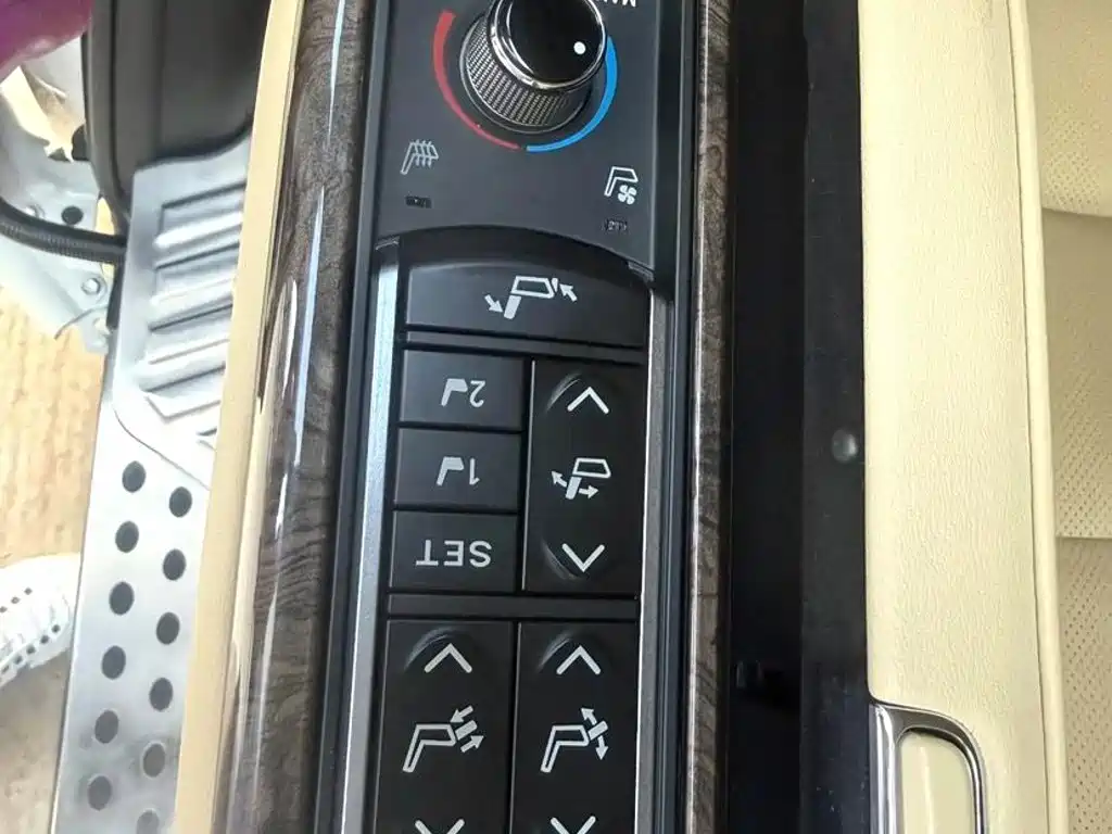 Toyota Alphard — миниатюра 5