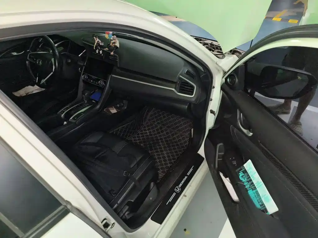 Honda Civic — миниатюра 18