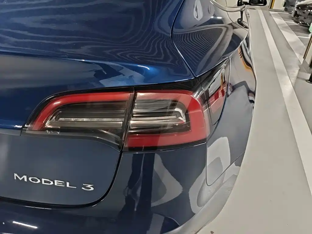 Tesla Model 3 — миниатюра 8