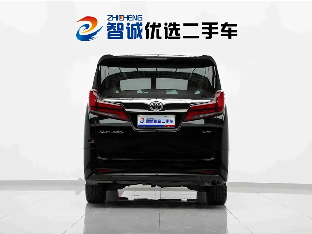 Toyota Alphard — миниатюра 4