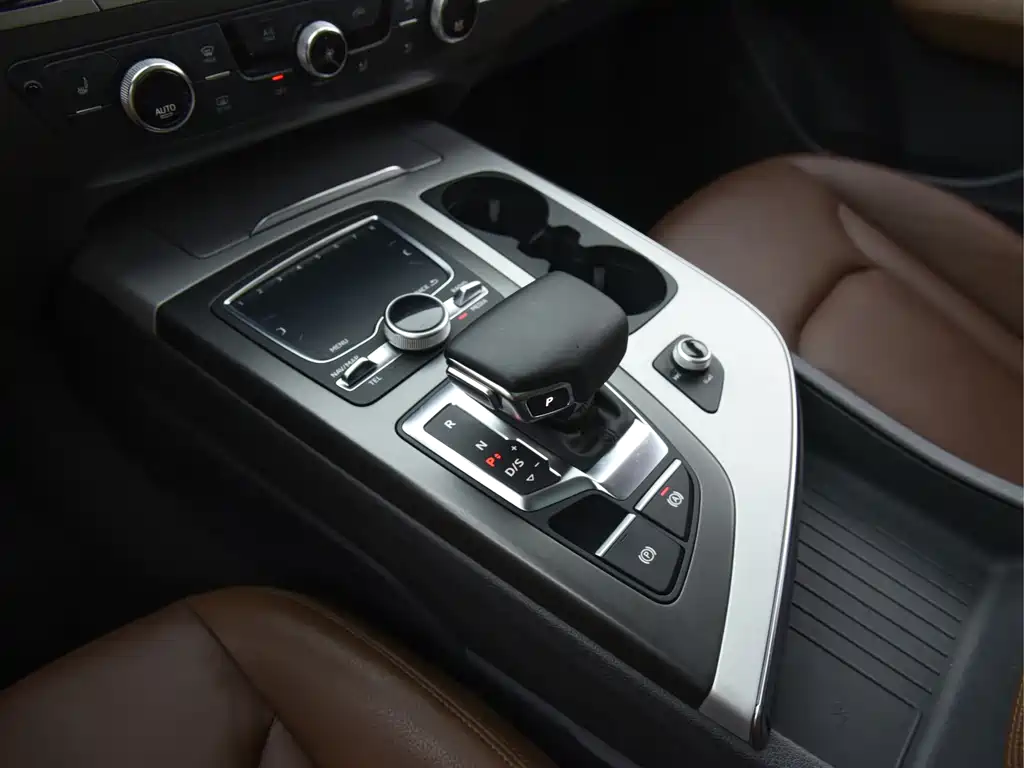 Audi Q7 — миниатюра 10
